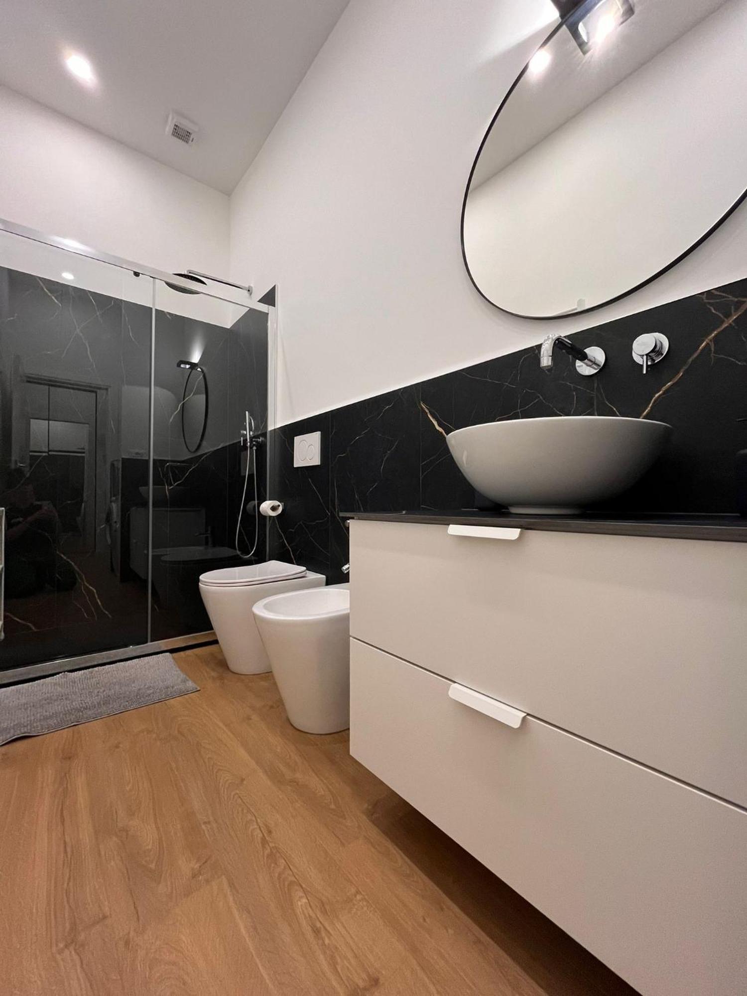 Trieste Centrale Luxury Apartament In Stile Moderno Eksteriør billede